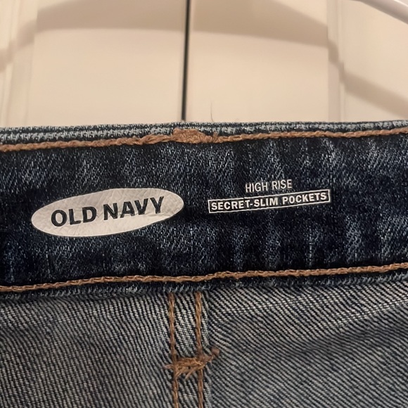 Old Navy High Rise Ripped Jean Shorts - Picture 4 of 4